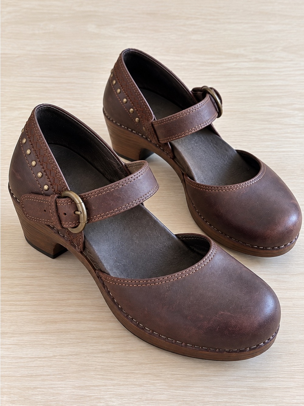 Dansko Brown Leather Mary Jane Clogs Shoes EU 39 Studded Buckle Comfort Heels